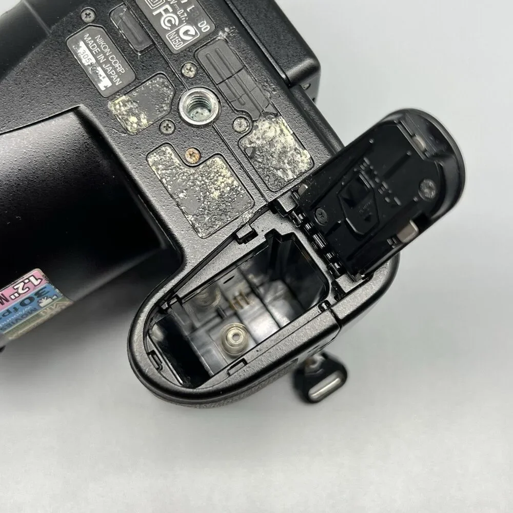 Nikon Coolpix 8800 VR 8MP Digital Camera BODY ONLY - WORKS - NO BATTERY/CHARGER